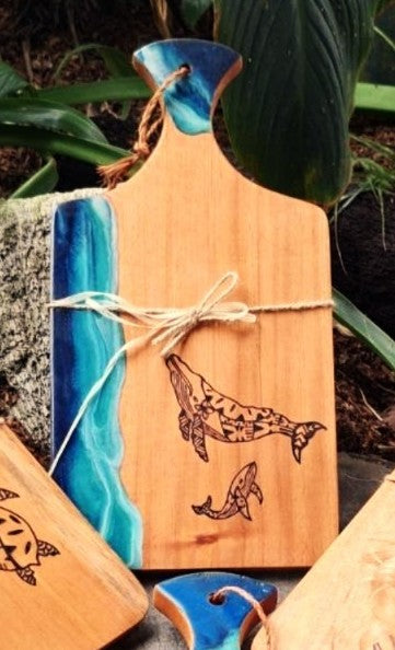 KAVARA WoodArt Ocean Platter + Whales (Mahogany)