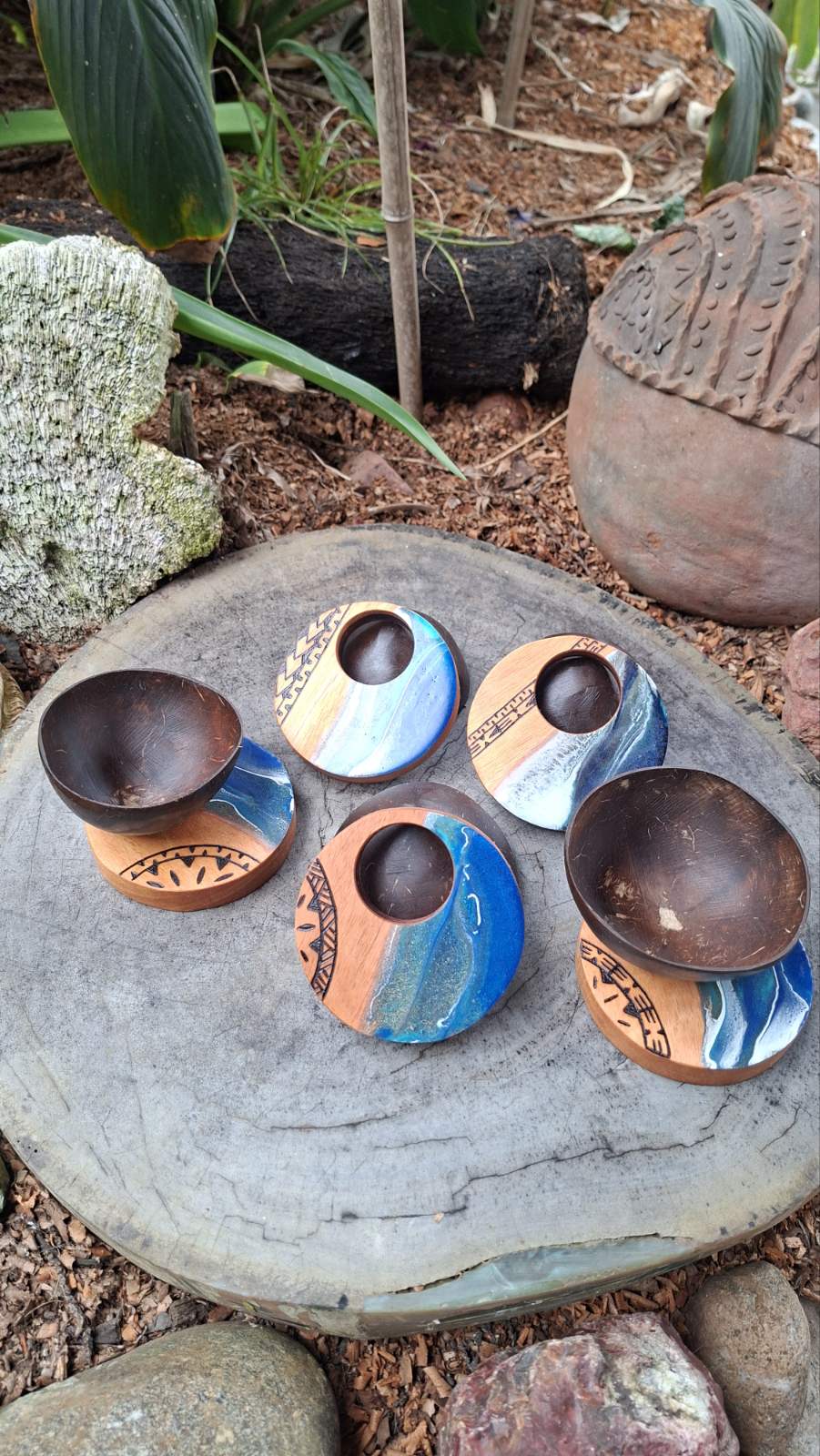 KAVARA WoodArt Ocean Coconut Bowl Holder (Includes bowl) + tapa design