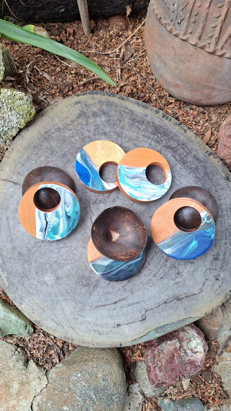 KAVARA WoodArt Ocean Coconut Bowl Holders - Half Ocean Design (includes coconut bowl)